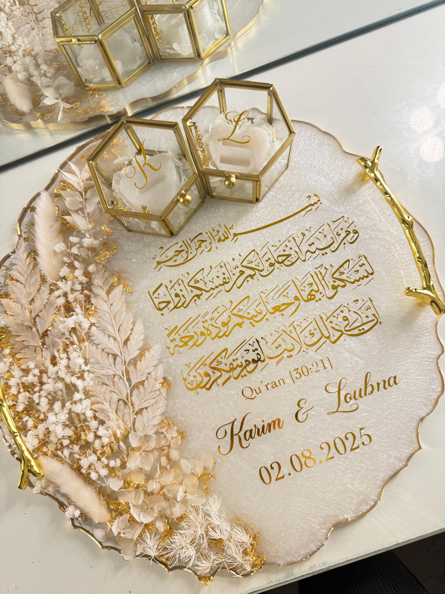 12" dried white flowers and gold flakes tray