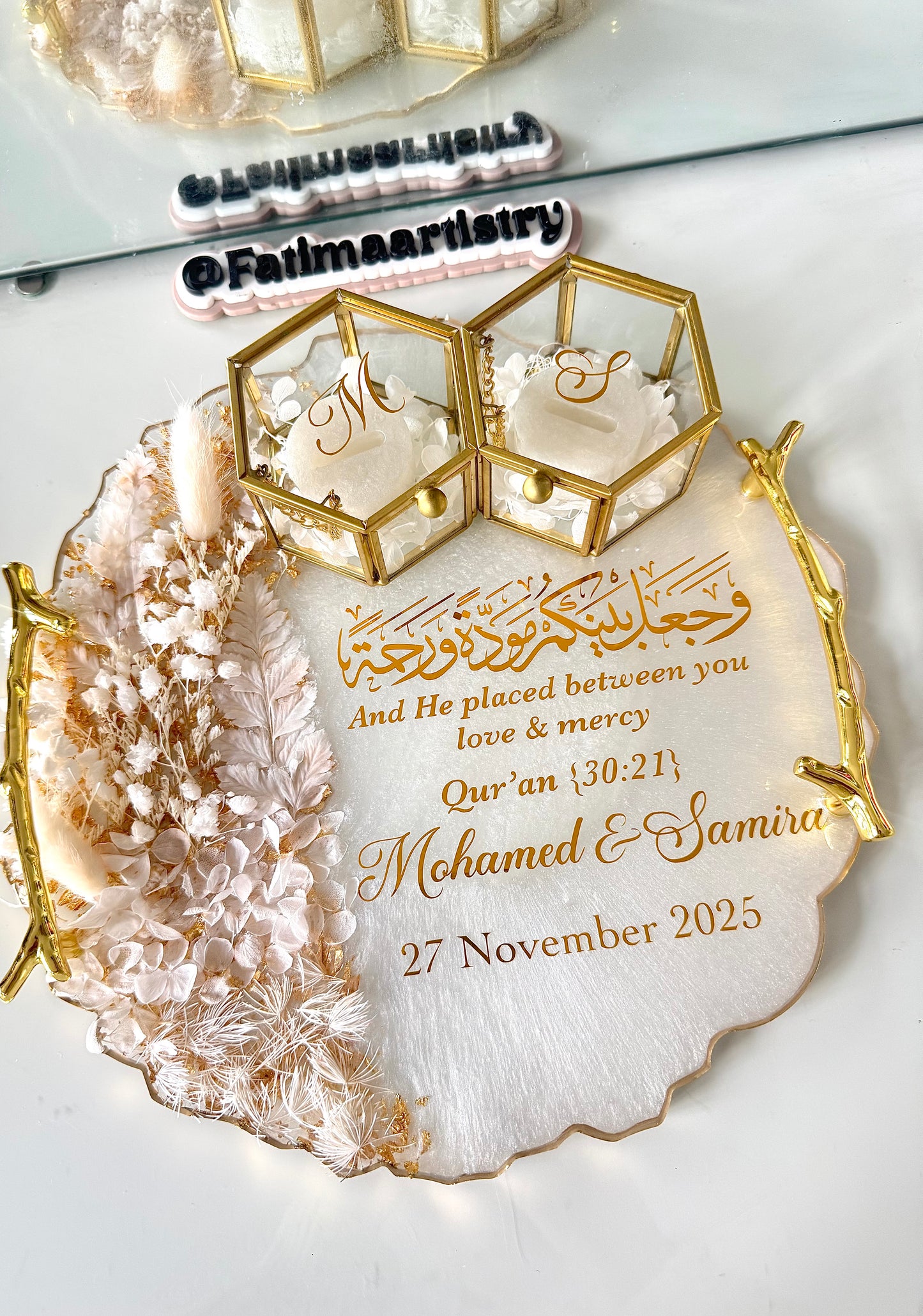 Dried white and beige petal ring tray