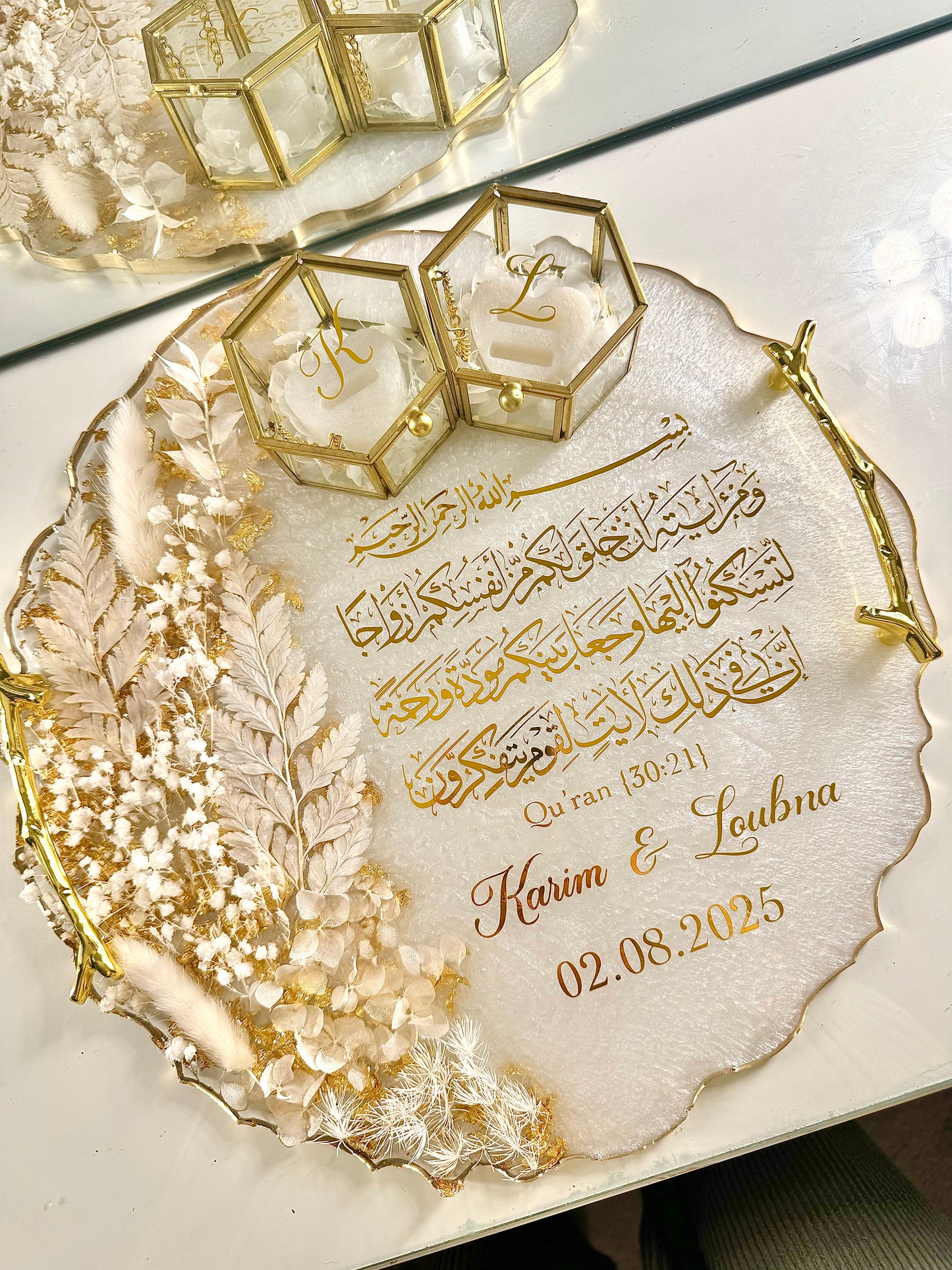 12" dried white flowers and gold flakes tray