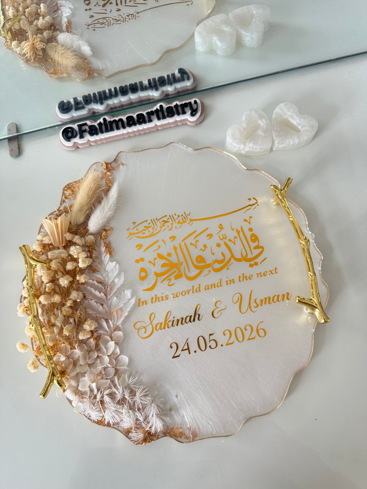 Dried white and beige petal ring tray