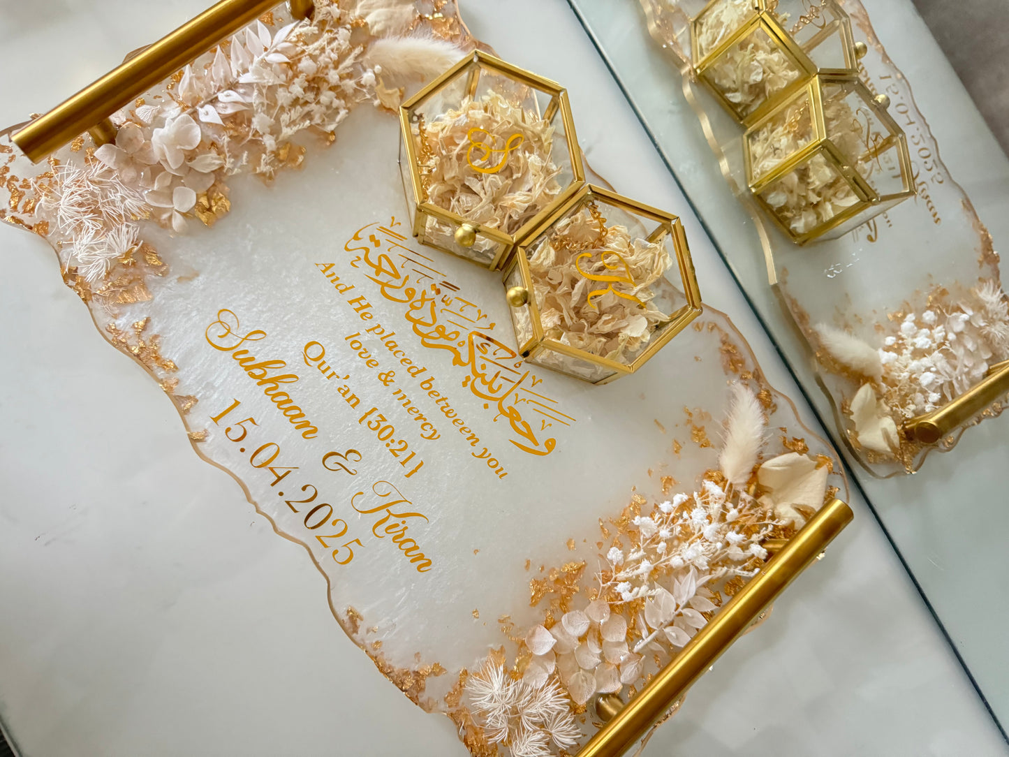 Large dried white flowers and gold flakes tray