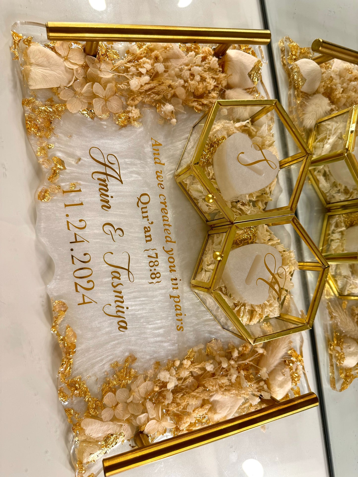 White dried flowered ring tray