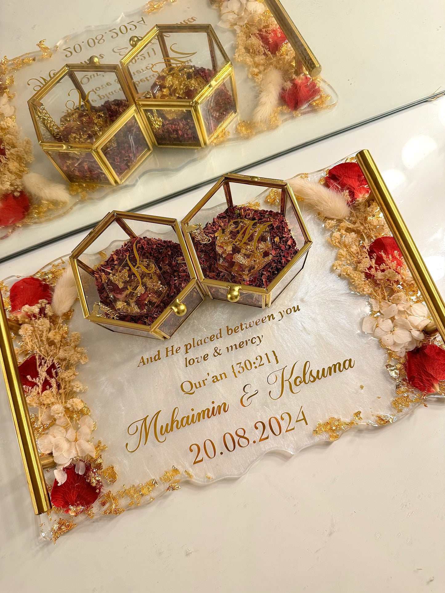 Red and white petal tray