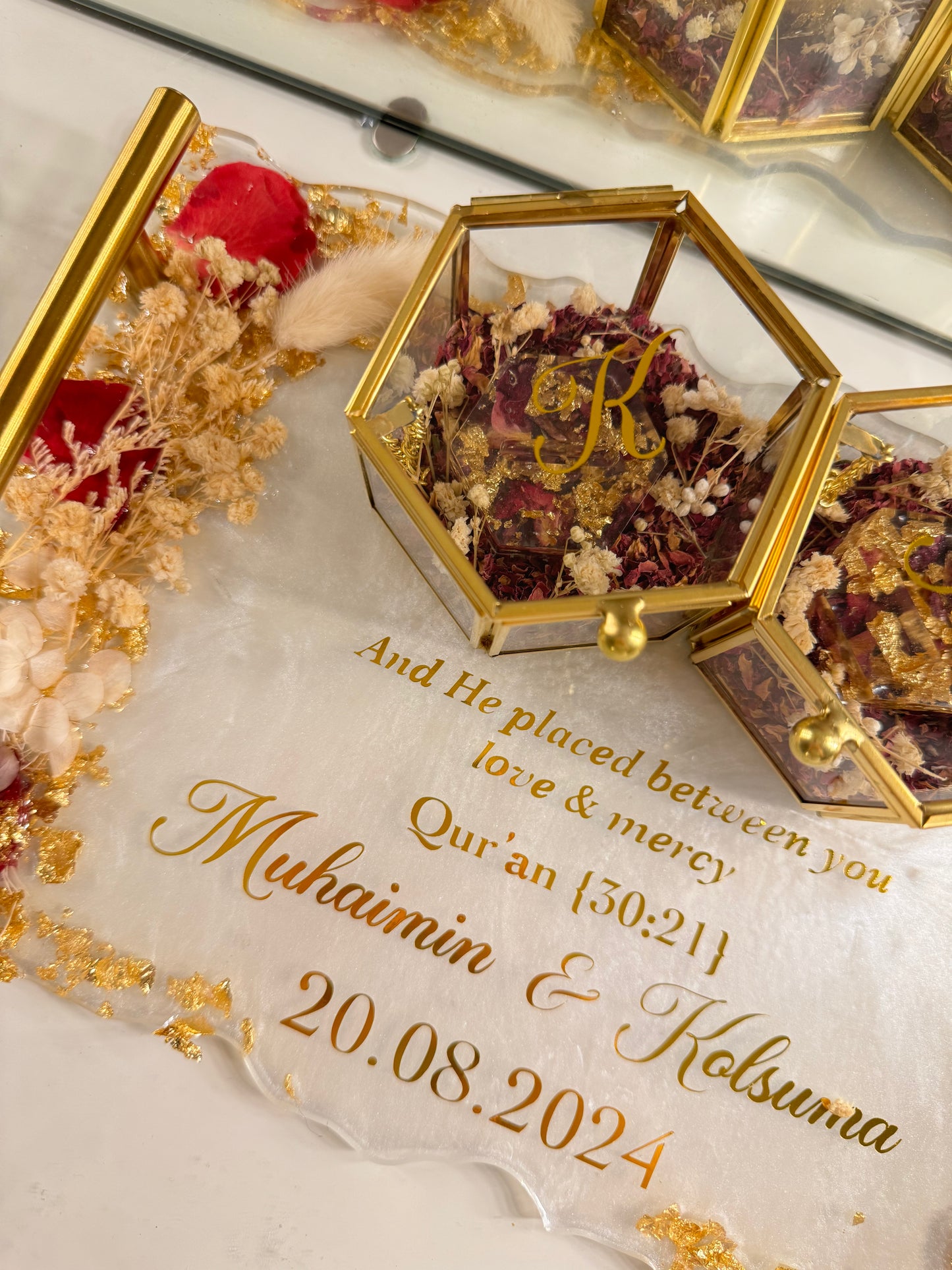 Red and white petal tray