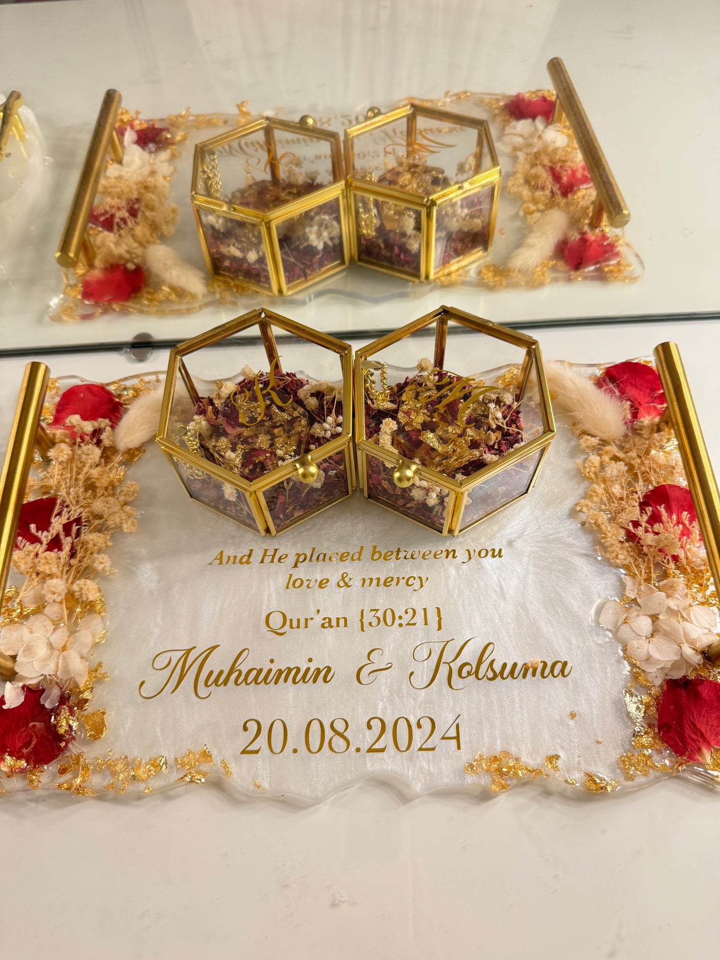 Red and white petal tray
