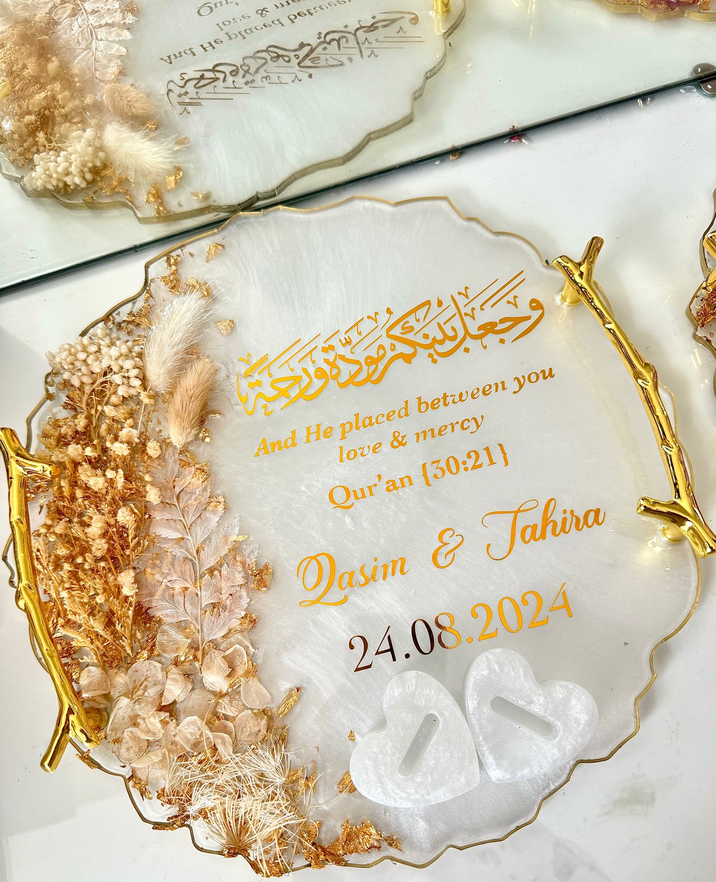 Dried white and beige petal ring tray