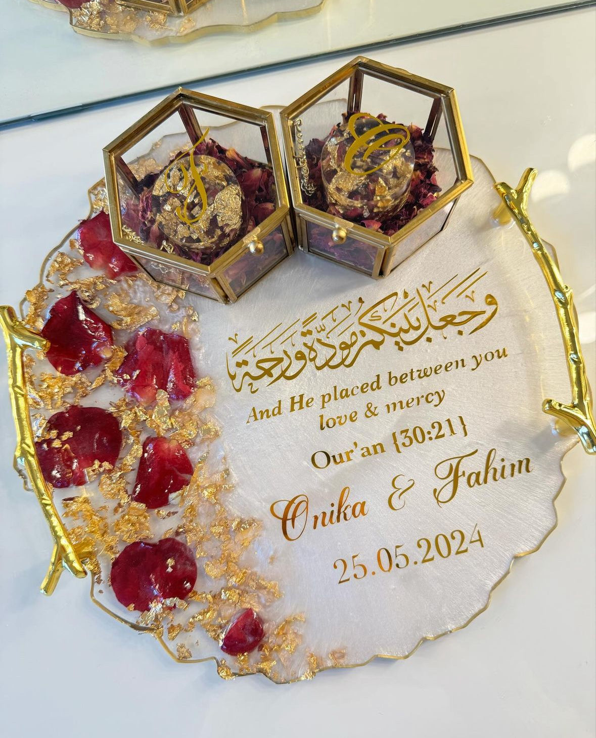 Red rose petal circle ring tray