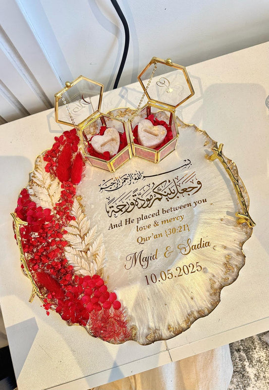 12" dried red flowers and gold flakes tray