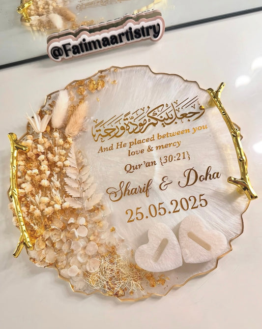 Dried white and beige petal ring tray